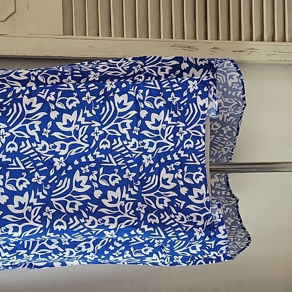 Pendleton woolenmills floral blue and white sleeveles rayon top size medium - Picture 3 of 9